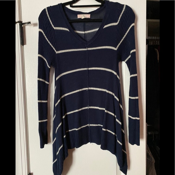 Nordstrom Rack Sweater - Picture 2 of 3